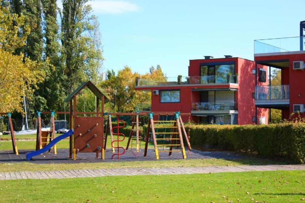 Butique Apartman Grand Balatonlelle Zewnętrze zdjęcie